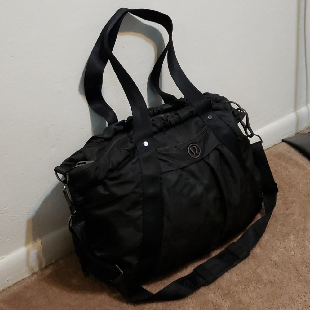 lululemon athletica Black Quilted Shoulder Tote - Picture 2 of 13
